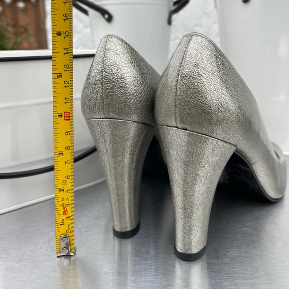 NEW ⭐️ Stuart Weitzman Patent Leather Square Shaped Peep Toe Pumps - Picture 6 of 8